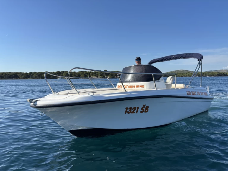 Wynajem łodzi FLY HM22 w Sibenik na SamBoat 