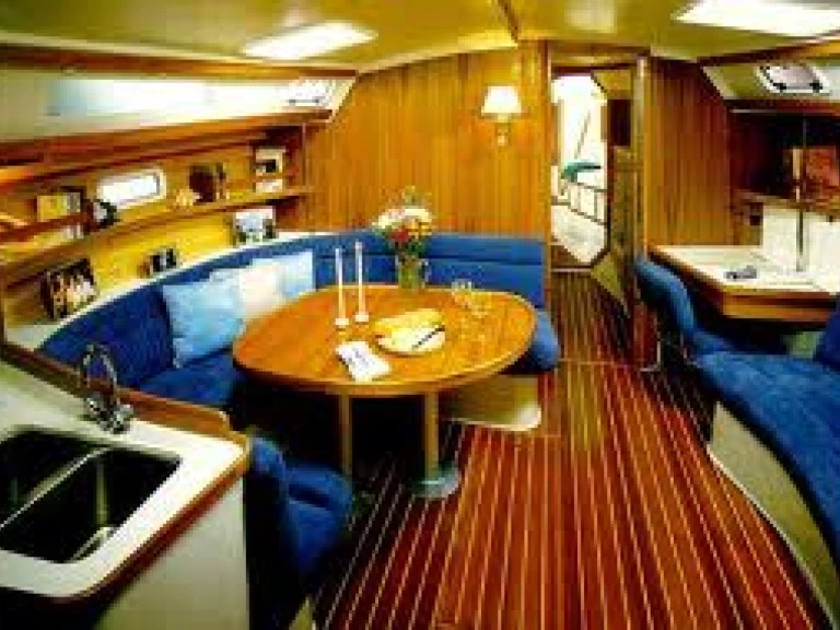 Catalina Yachts Catalina 42 między profesjonalistami a osobami prywatnymi w Genova