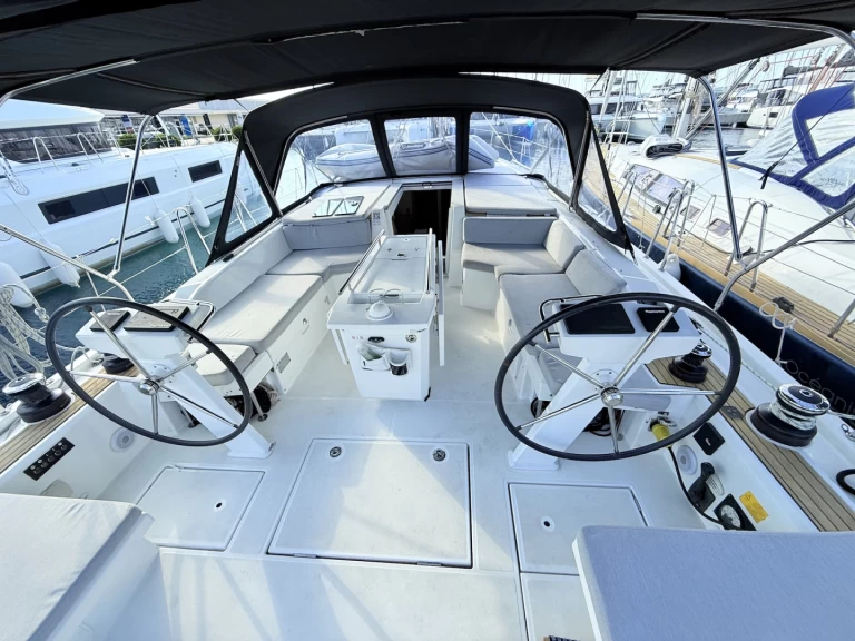 Wynajmij Żaglowiec z lub bez skippera Bénéteau w Sukosan