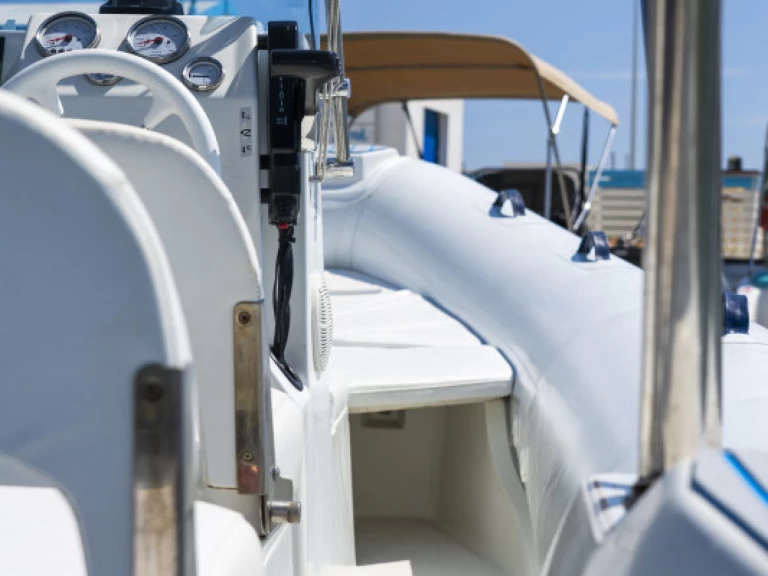 Wynajem Motorówka  z patentem 