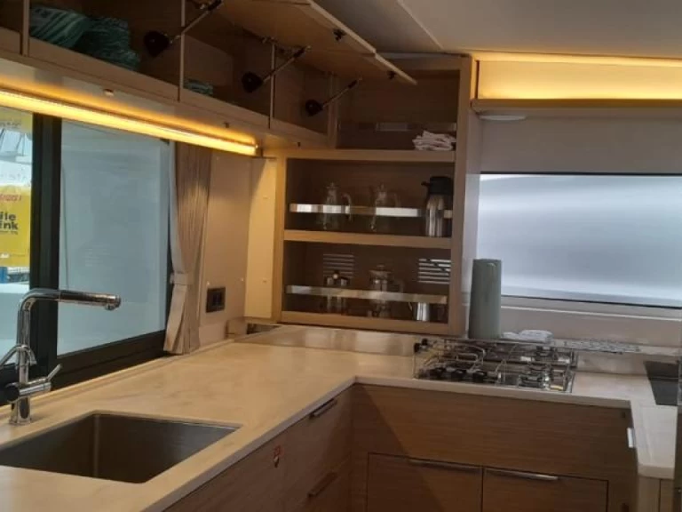 Wynajem łodzi Eden Island tanio Lagoon 46