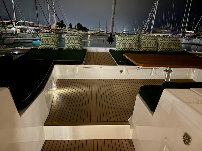 Wynajem łodzi Bali Bali 5.8 w Alimos na SamBoat 