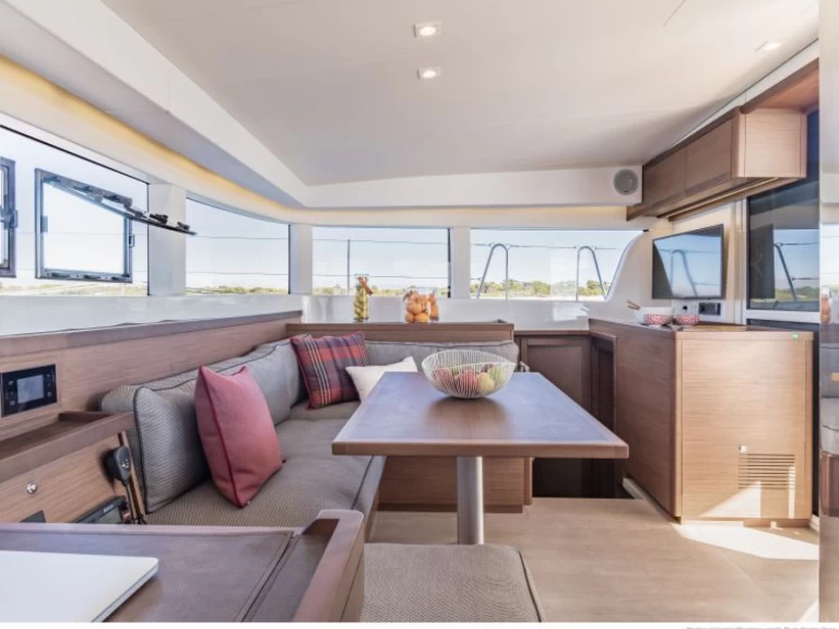 Katamaran do wynajmu w La Spezia w najlepszej cenie