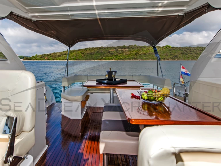 Wynajem Motorówka Bavaria z patentem 