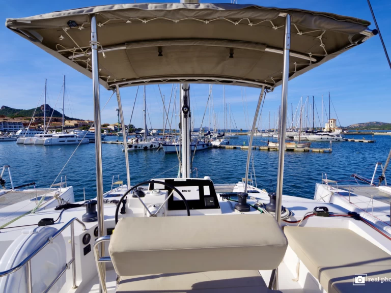 Katamaran do wynajmu w Cannigione w najlepszej cenie