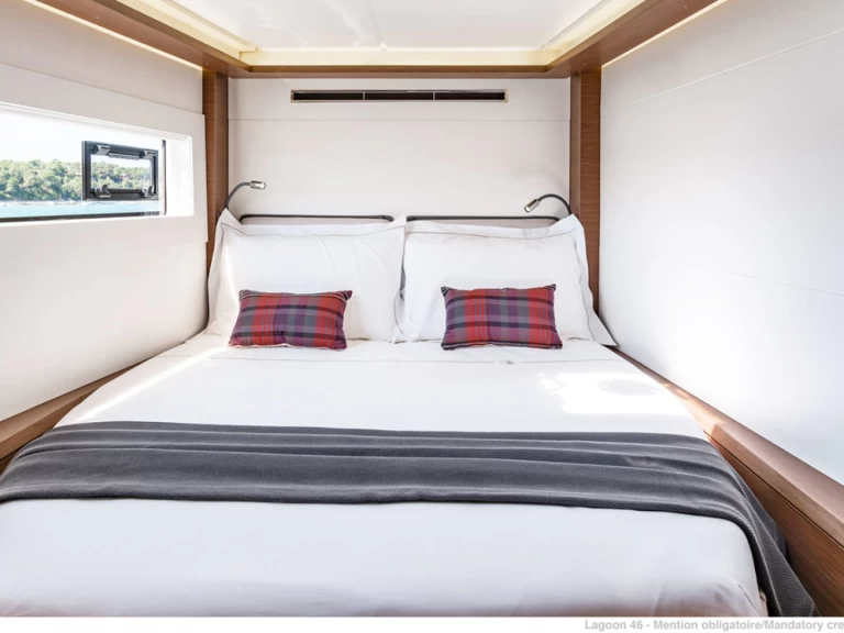 Lagoon Lagoon 46 między profesjonalistami a osobami prywatnymi w Furnari