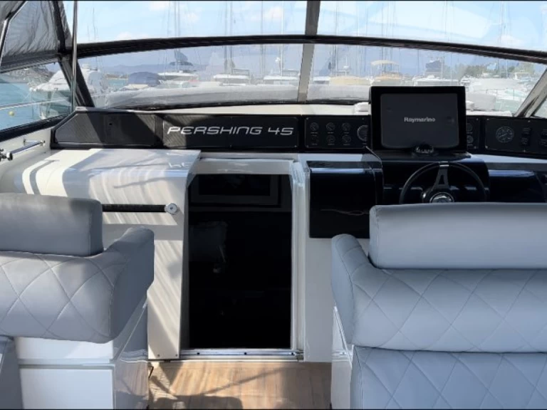 Wynajmij Motorówka z lub bez skippera Pershing w Preveza