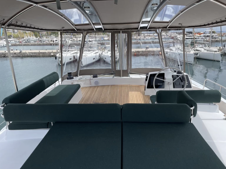 Katamaran do wynajmu w Alimos w najlepszej cenie