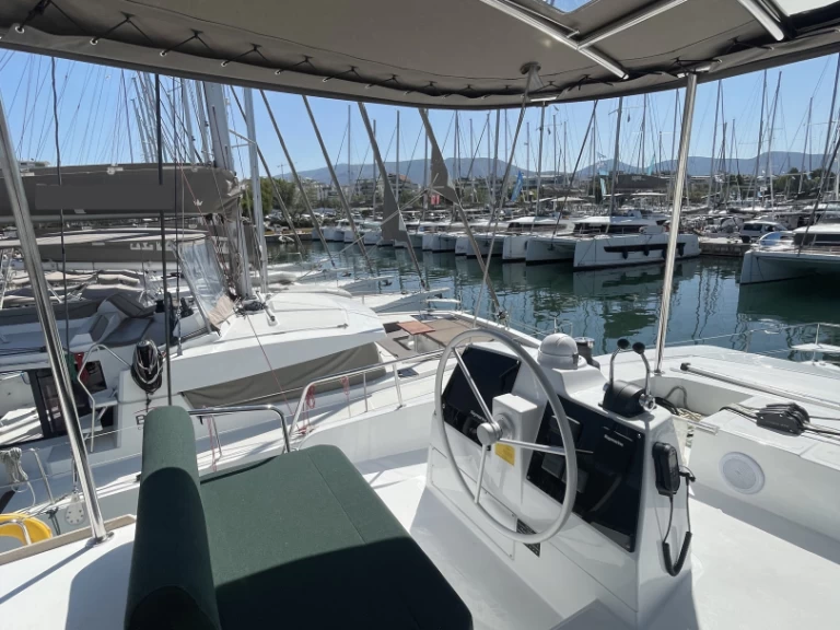 Wynajmij Katamaran z lub bez skippera Bali w Alimos