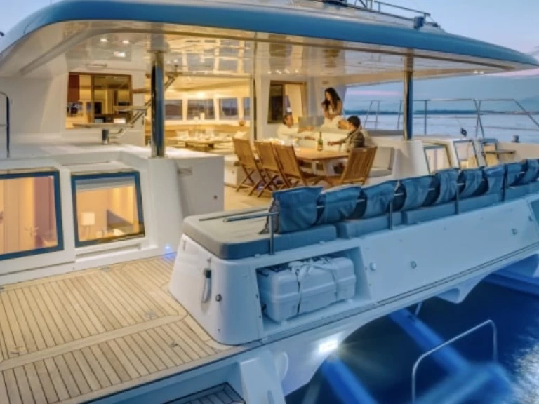 Wynajem Katamaran Lagoon z patentem 