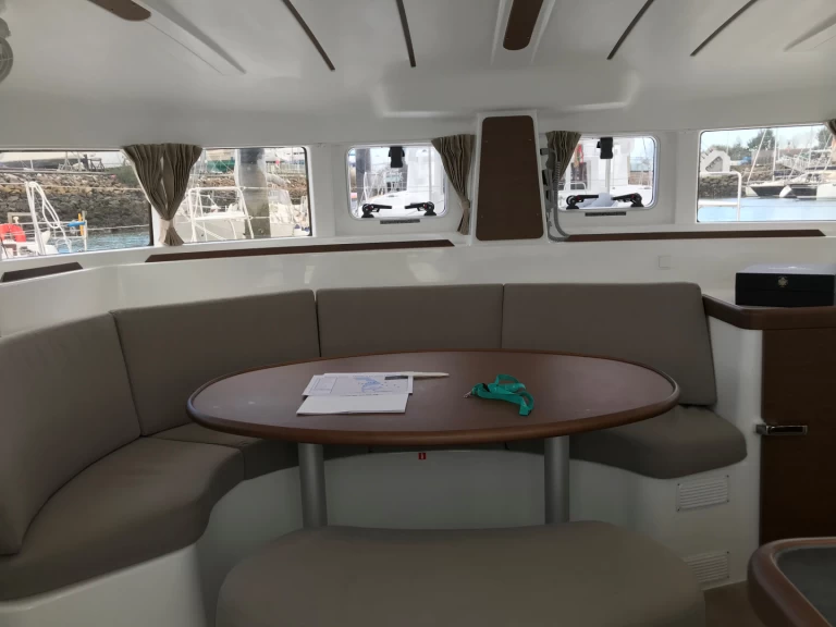 Wynajem w Hyeres- Lagoon Lagoon 380 na SamBoat