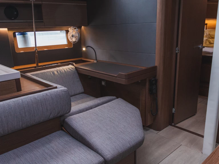 Bénéteau Benetau Oceanis 51.1 między profesjonalistami a osobami prywatnymi w Sibenik