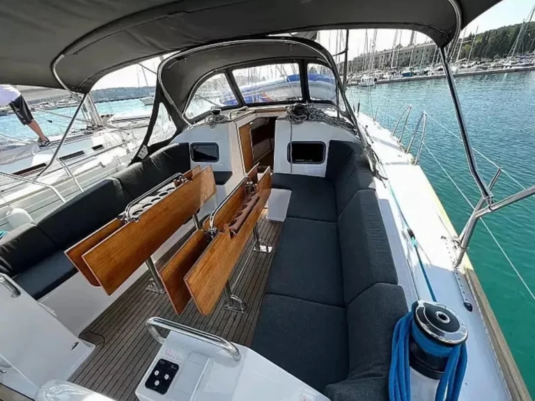 Wynajem Żaglowiec w Sibenik - Elan Impression 45.1