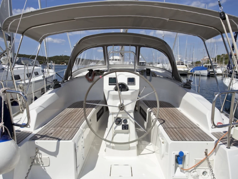 Żaglowiec do wynajmu w Sibenik w najlepszej cenie