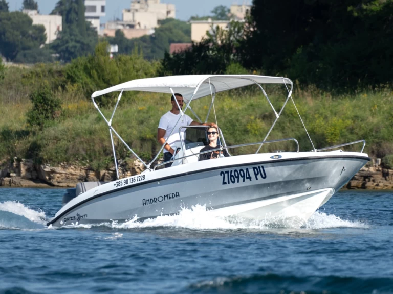 Wynajem łodzi Orizzonti Andromeda w Pula na SamBoat 