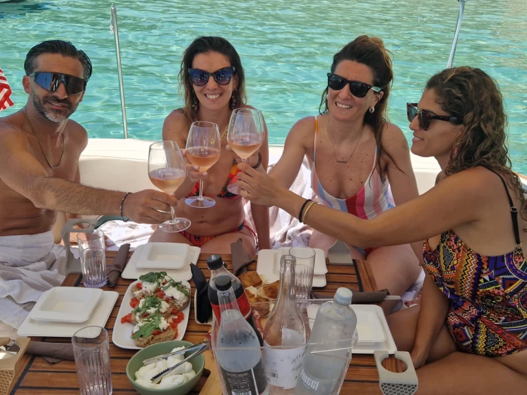 Chris Craft Chris Craft 240 Cuddy Cabin między profesjonalistami a osobami prywatnymi w Otranto