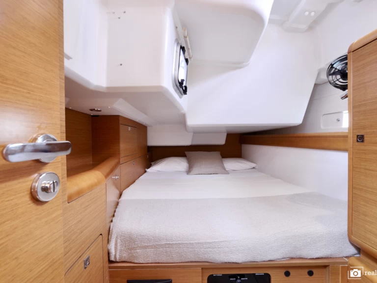 Wynajem łodzi Jeanneau Sun Odyssey 519 w Puntone na SamBoat 