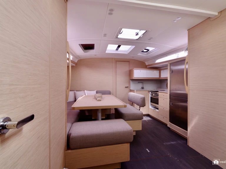 Wynajem Żaglowiec Dufour z patentem 