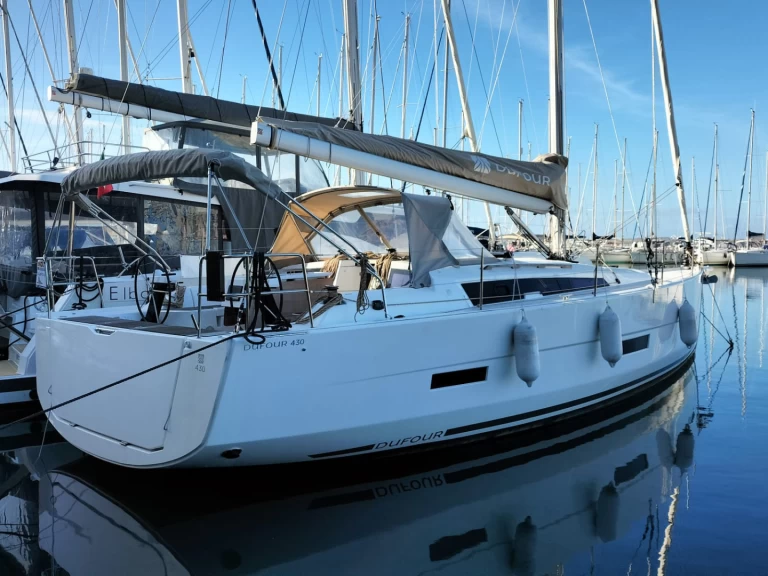 Wynajmij Żaglowiec z lub bez skippera Dufour w Castellammare di Stabia