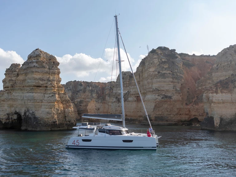 Wynajmij Katamaran z lub bez skippera Fountaine Pajot w Taranto