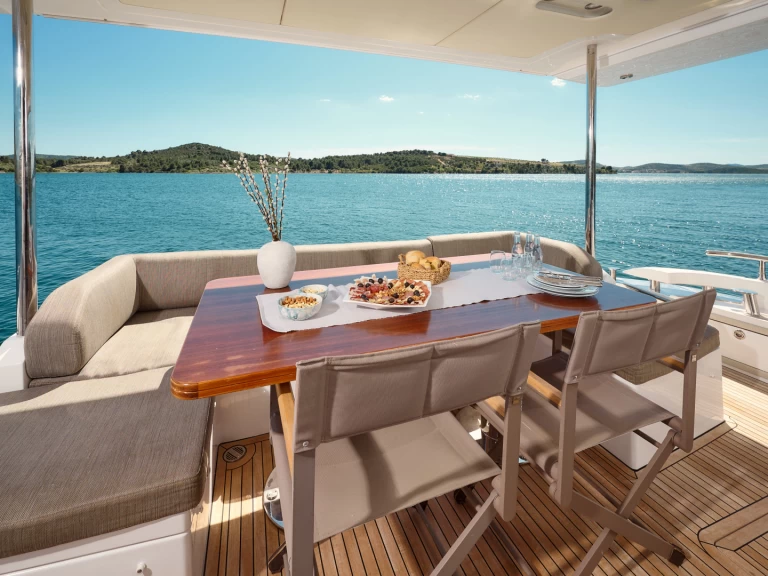 Wynajmij Azimut Azimut 72 w Skradin