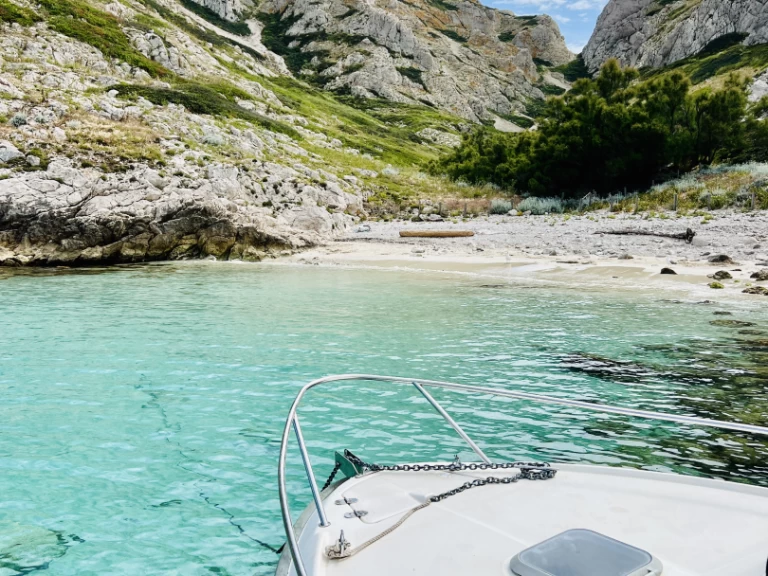 Wynajem Motorówka B2 Marine z patentem 