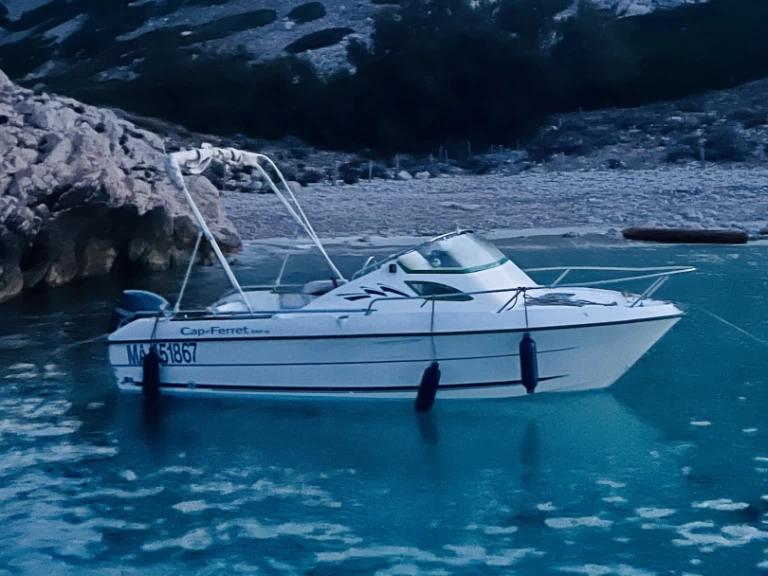 Wynajmij B2 Marine Cap Ferret 550 w Marsylia