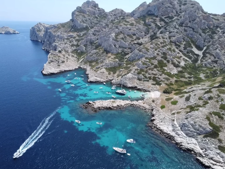 B2 Marine Cap Ferret 550 między profesjonalistami a osobami prywatnymi w Marsylia