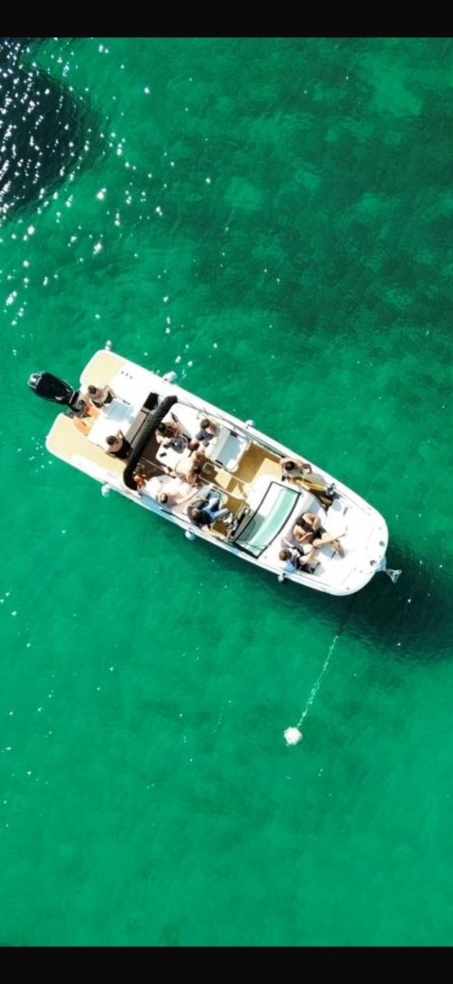 Wynajmij Sea Ray  250 sdx w Port Fréjus