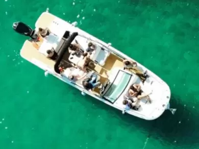 Wynajmij Sea Ray  250 sdx w Port Fréjus