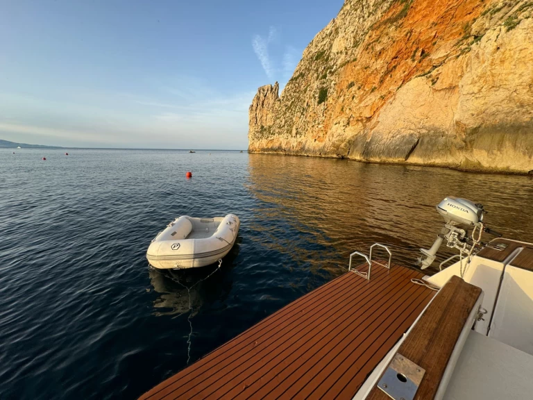 Rodman Rodman 1100 między profesjonalistami a osobami prywatnymi w Port de Estartit