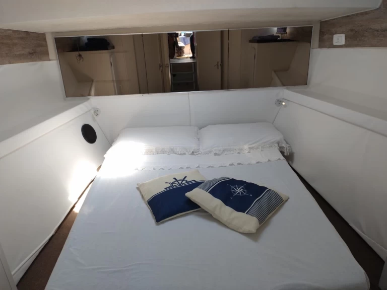 Motorówka do wynajmu w Porto Vallugola w najlepszej cenie