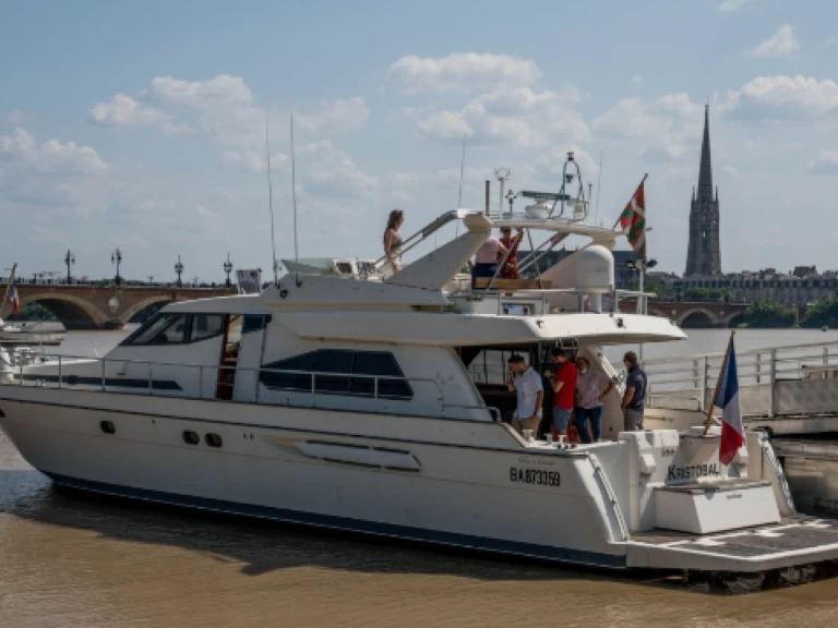 Wynajmij Guy Couach Guy Couach 1900 w Bordeaux