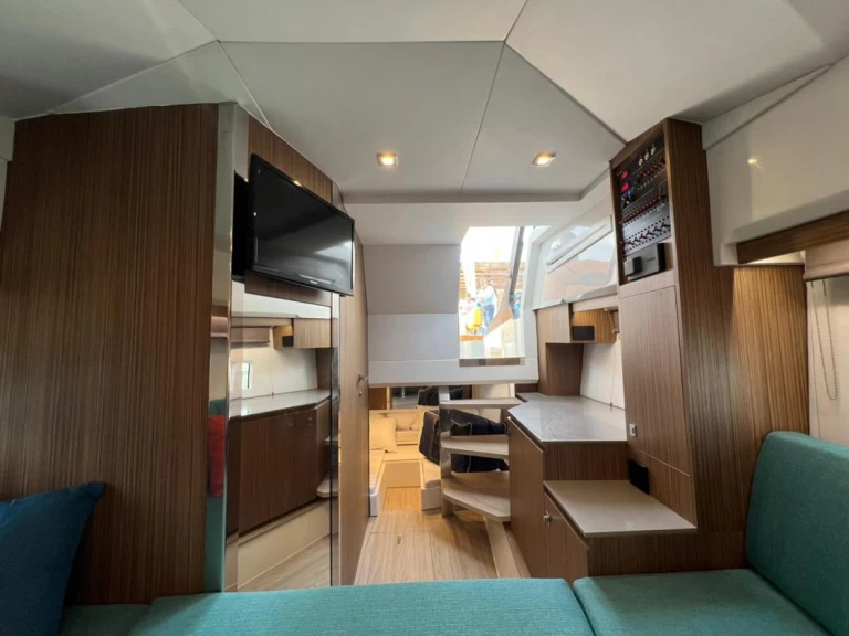 Wynajmij FIM 340 REGINA w Ibiza Town