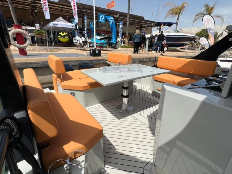 Wynajem Motorówka w Ibiza Town - FIM 340 REGINA