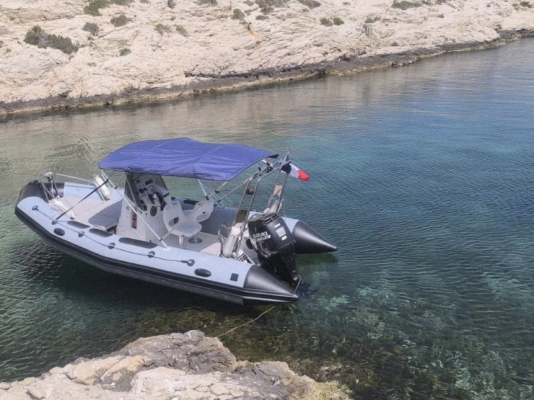 Wynajem Łódż półsztywna Zodiac z patentem 