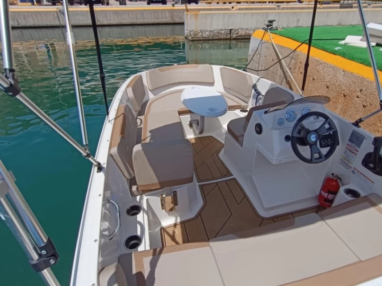 Wynajmij Quicksilver Activ 475 Axess w Altea