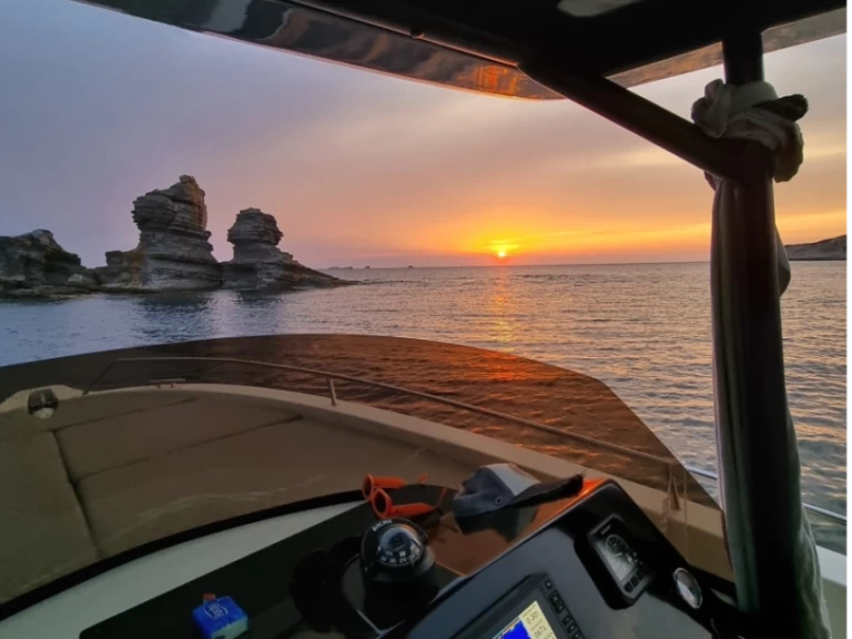 Wynajmij Motorówka z lub bez skippera Astilux w Sant Antoni de Portmany