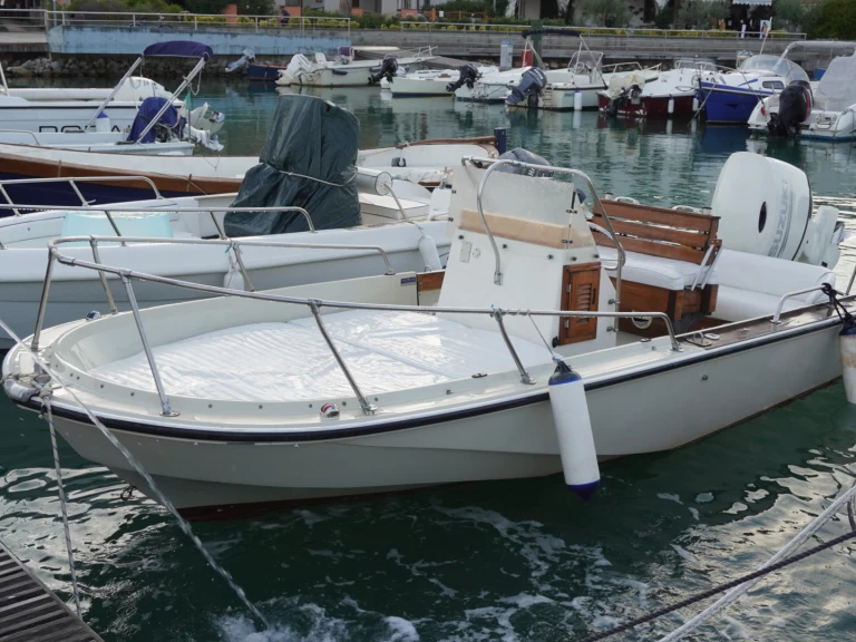 Wynajem w La Spezia- Boston Whaler Boston Whaler 18 Outrage na SamBoat