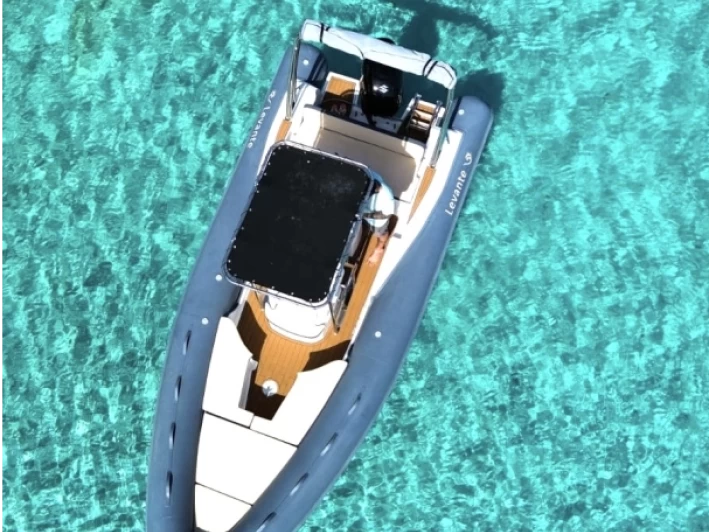 Original Levante między profesjonalistami a osobami prywatnymi w Palau