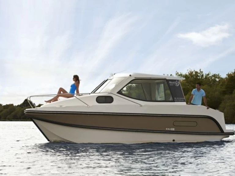 Wynajem łodzi Sedan Primo w Joigny na SamBoat 