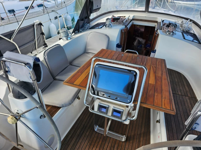 Wynajmij Żaglowiec z lub bez skippera Bavaria w Toulon