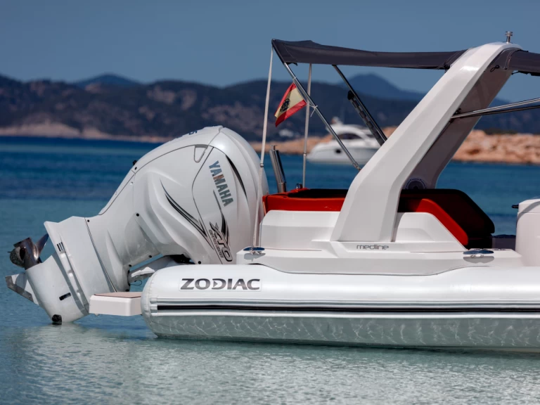 Wynajem Łódż półsztywna Zodiac z patentem 