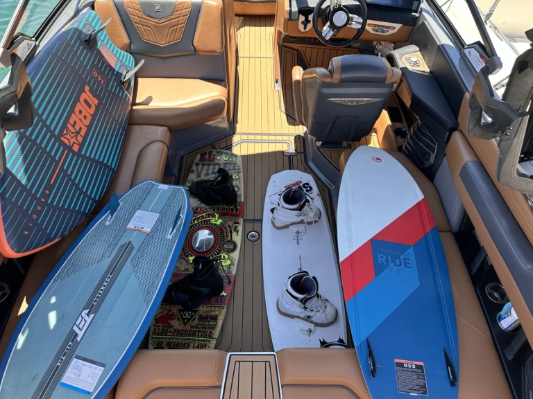 Wynajem Motorówka Air z patentem 