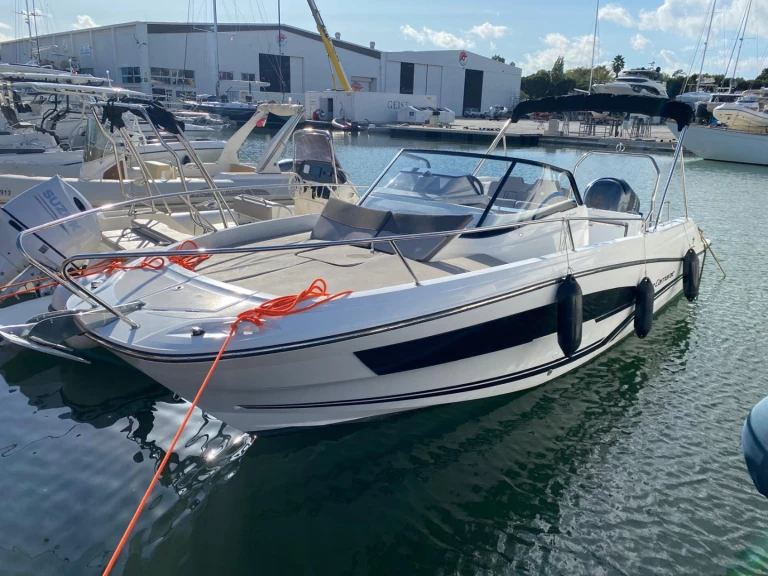 Wynajem łodzi Port des Marines de Cogolin tanio Cap Camarat 7.5 WA