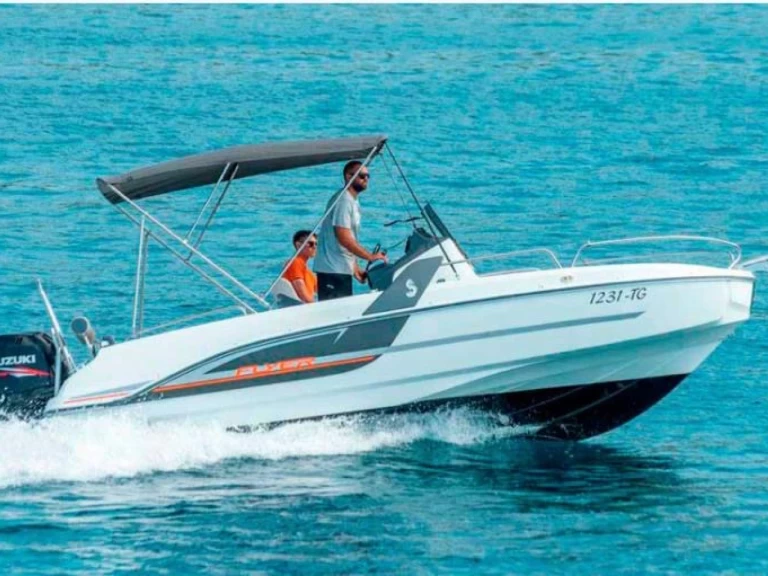 Bénéteau Flyer 6.6 SPACEdeck między profesjonalistami a osobami prywatnymi w Trogir