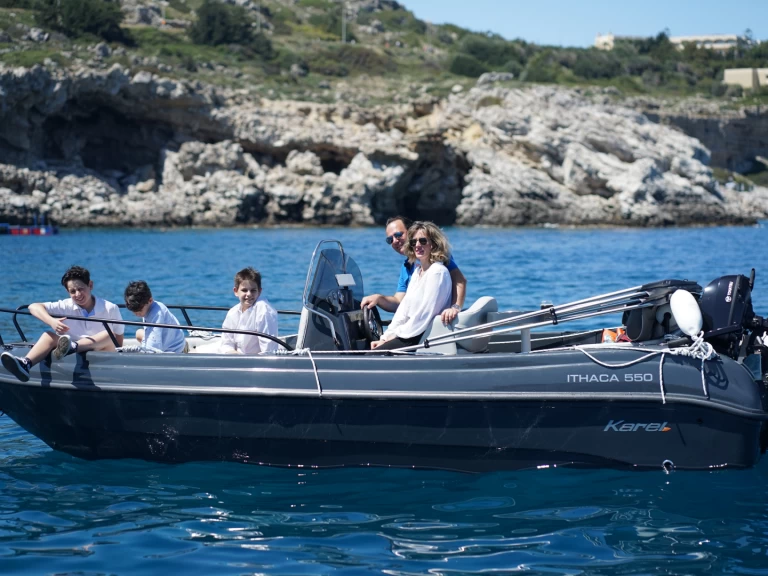 Wynajem Motorówka Karel z patentem 