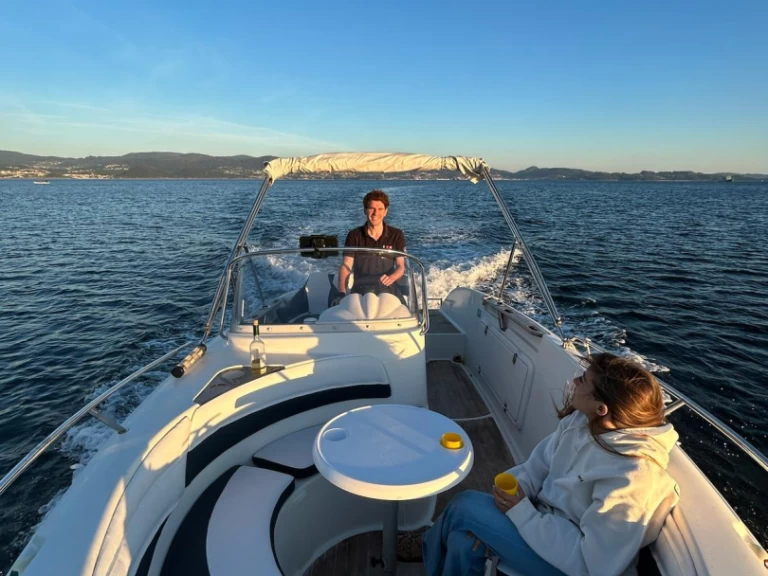 Wynajem łodzi Porto Deportivo Sanxenxo tanio Quicksilver 600 Commander