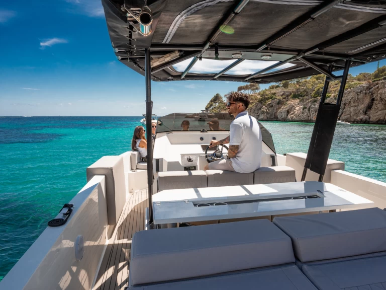 Wynajem Motorówka w Palma de Mallorca - De Antonio Yatch D28 open