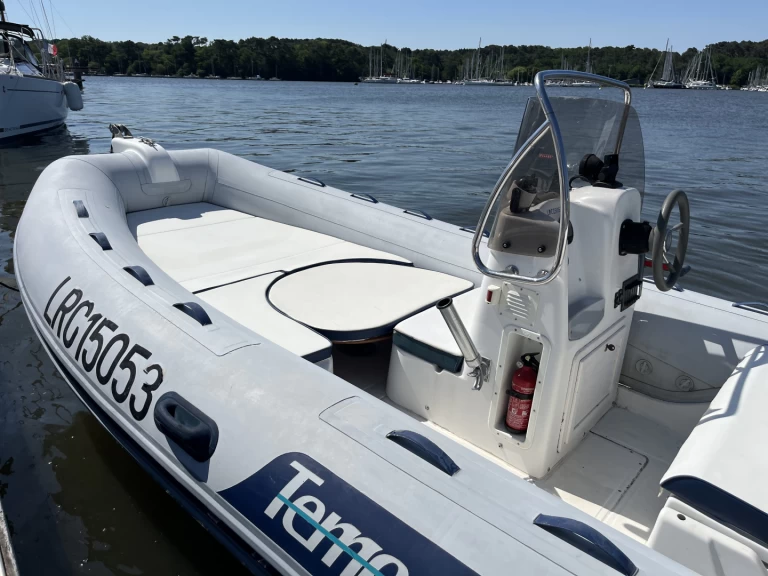 Wynajem łodzi Vannes tanio Tempest 500